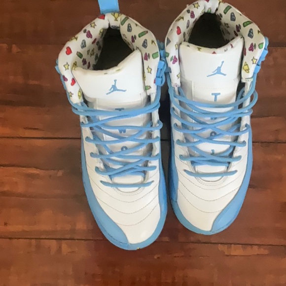 AIR JORDAN 12 EMOJI RETRO SIZE 6.5Y Boys - Picture 5 of 6